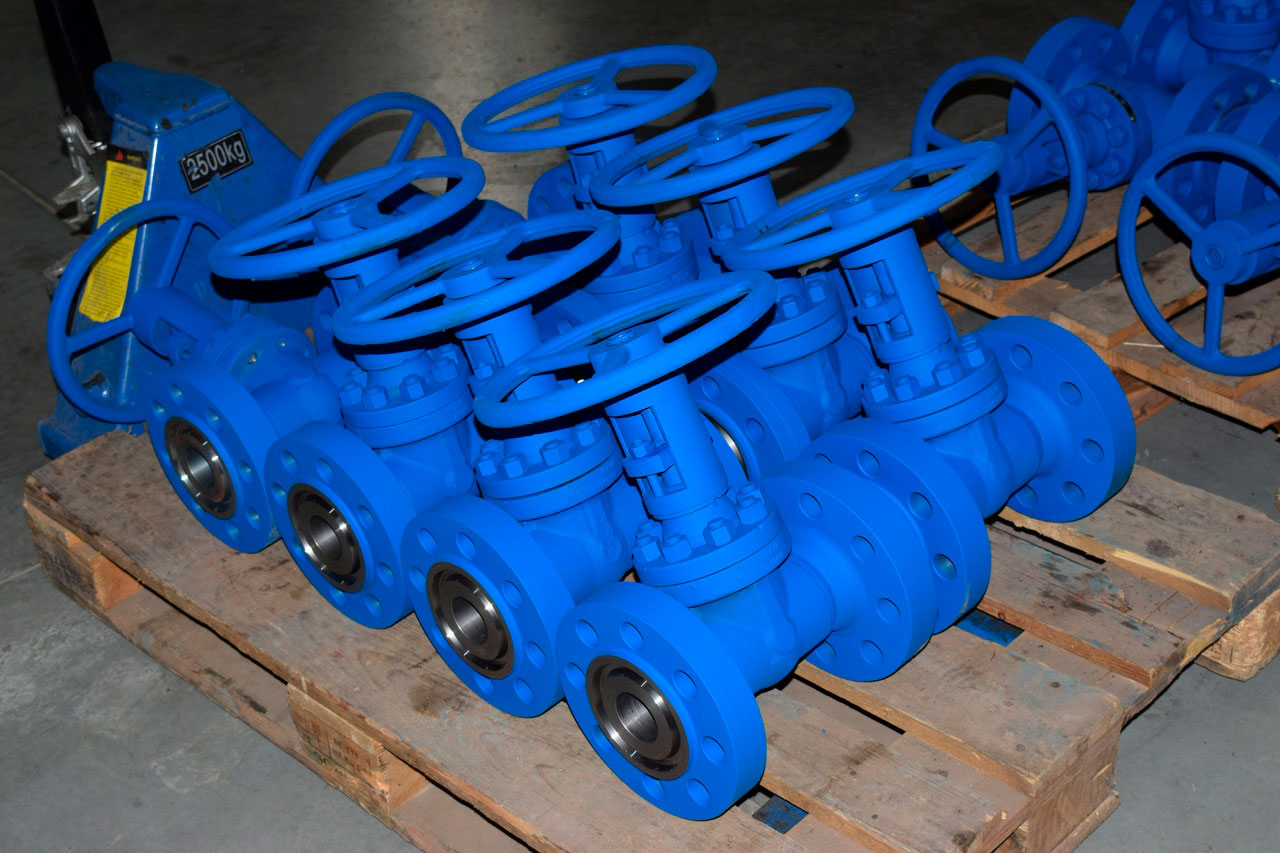 ООО НПО Спецнефтемаш выполнили заказ на партию стальных клиновых задвижек 31с41нж Ду15 Ру16