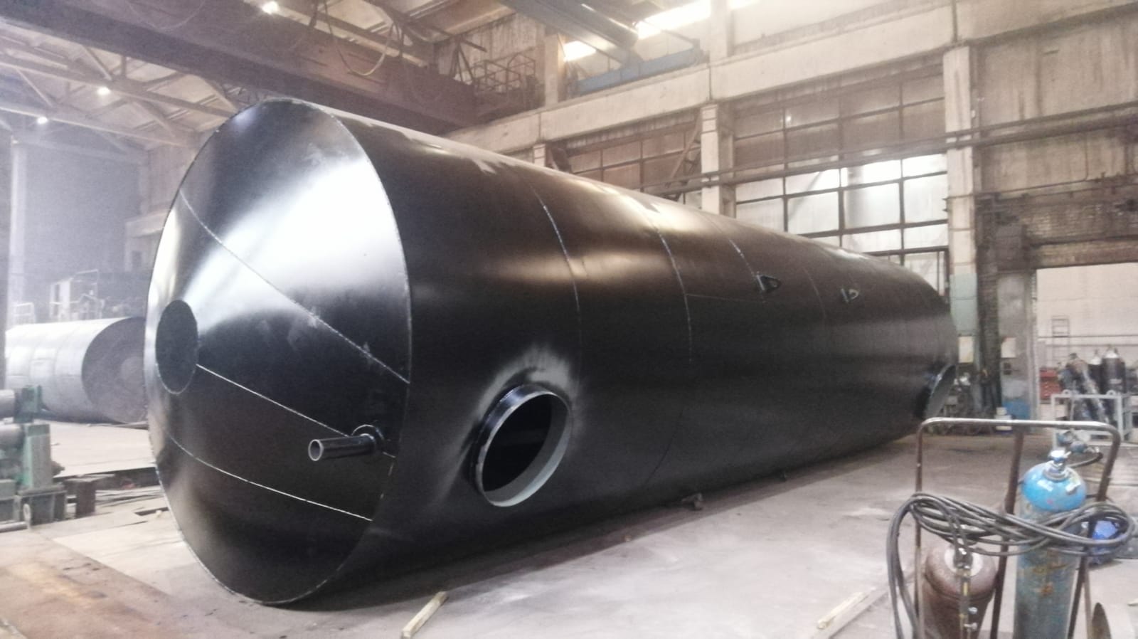 Компания ООО "НПО "Спецнефтемаш" выполнила заказ на производство подземного резервуара РГСП-50